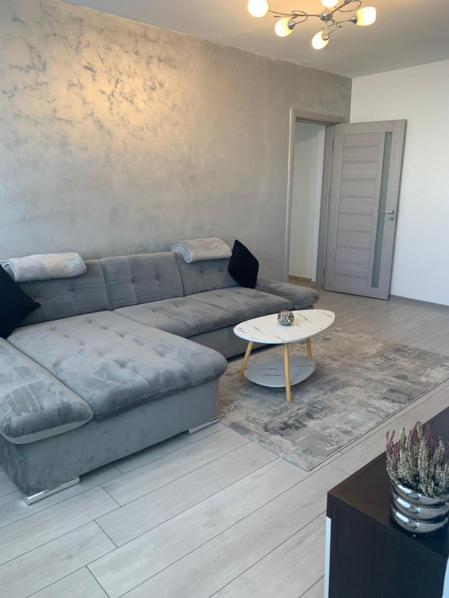 Victoriei Boulevard Private Apartment Brasov Exterior photo