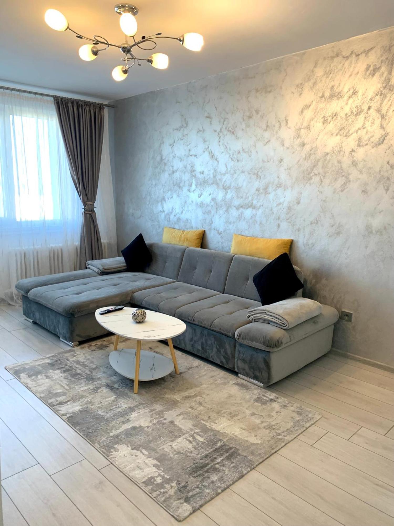 Victoriei Boulevard Private Apartment Brasov Exterior photo